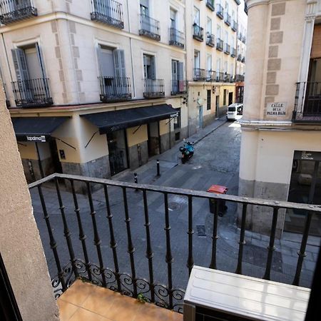 Hostal Los Perales Madrid Bagian luar foto View of the street from the Hotel Cervantes